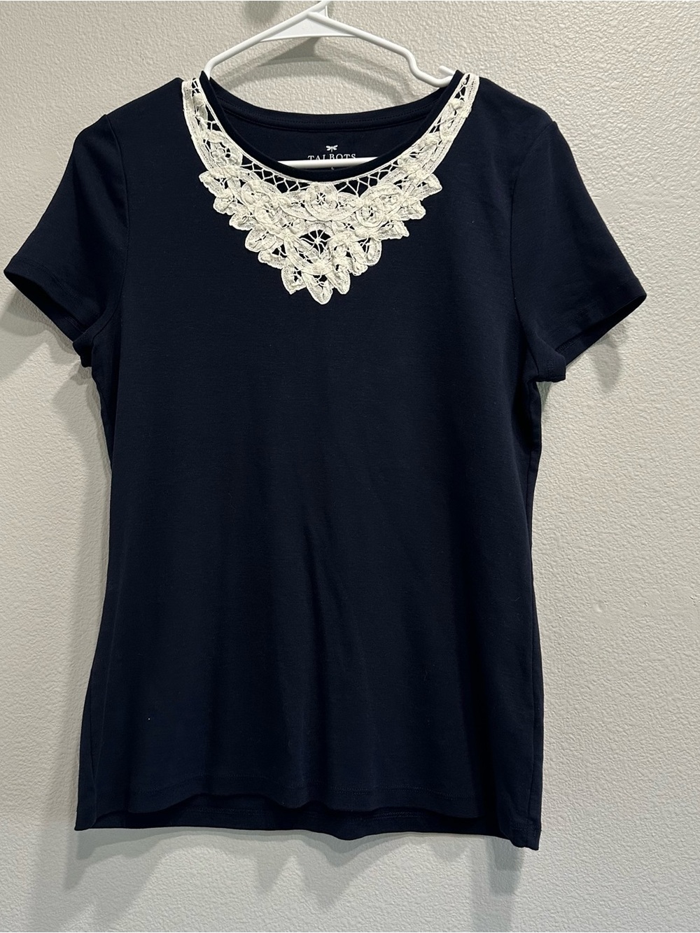 Talbots Women’s Navy Tee with Cream Lace Collar,Pima Cotton,stretch,large